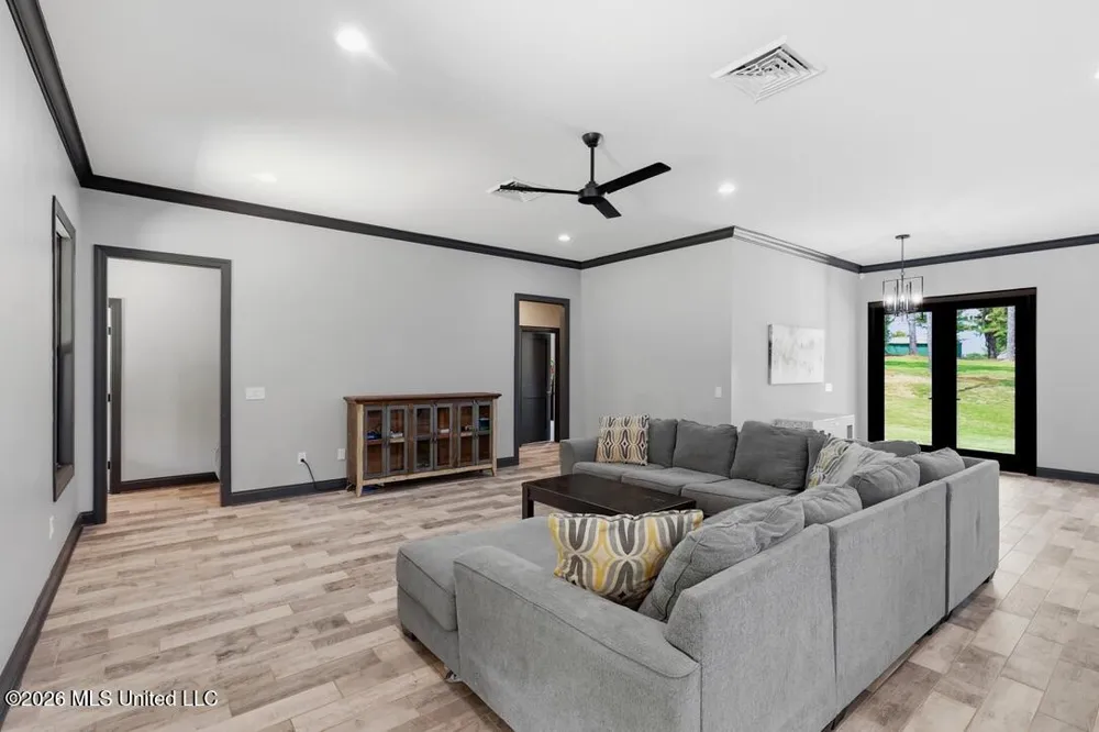 113 Trails End Flora, MS 39071