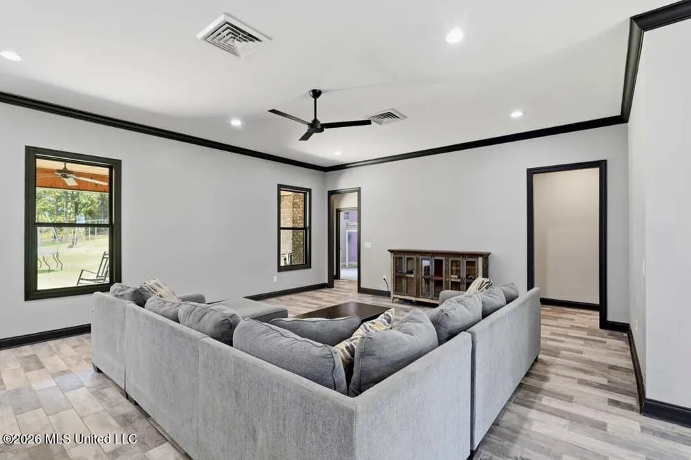 113 Trails End Flora, MS 39071