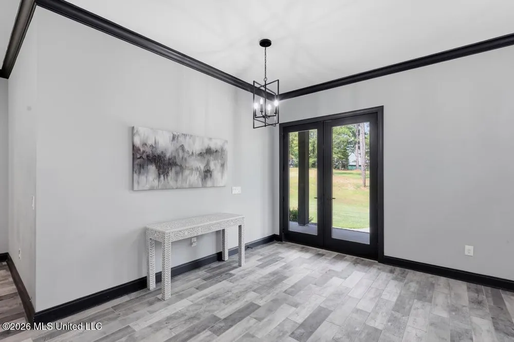 113 Trails End Flora, MS 39071
