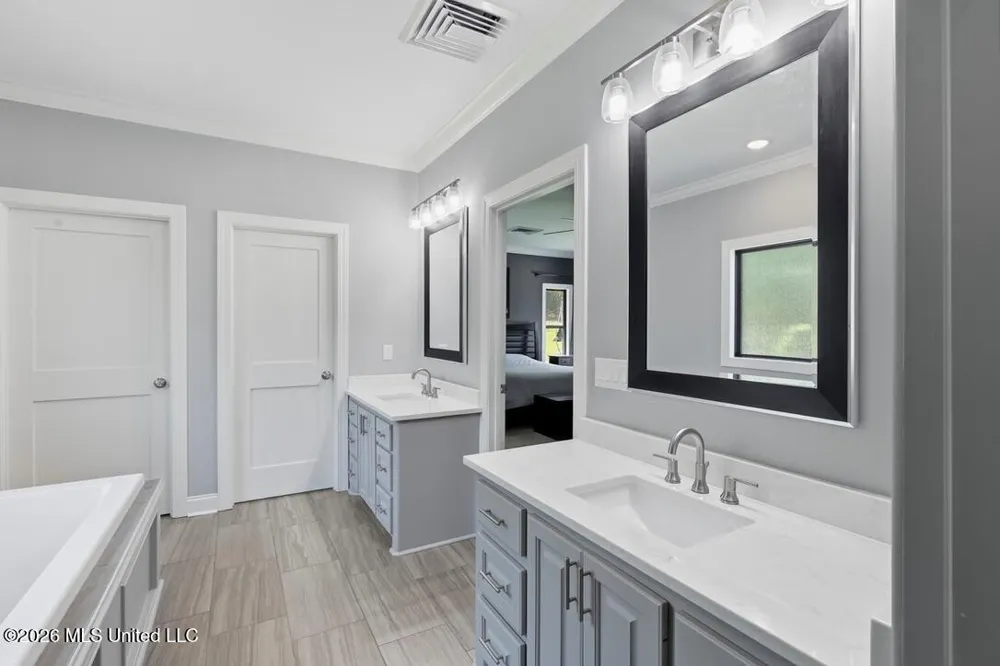113 Trails End Flora, MS 39071