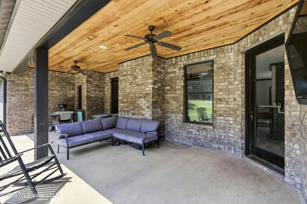 113 Trails End Flora, MS 39071