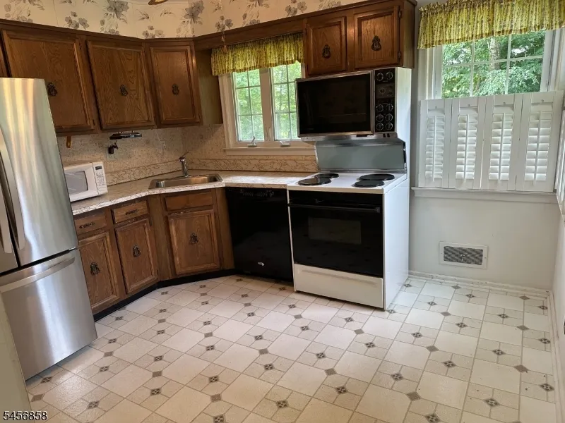 97 Cayuga Ave Rockaway, NJ 07866