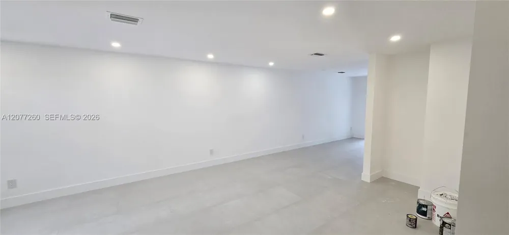 226 Sea View Dr #105 Key Biscayne, FL 33149