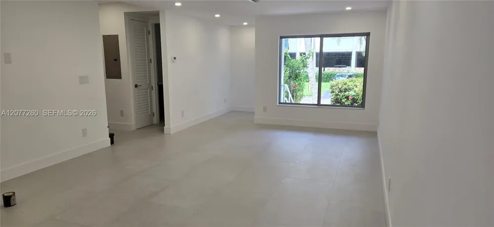 226 Sea View Dr #105 Key Biscayne, FL 33149