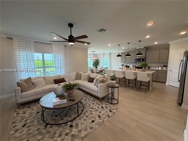 19861 Whispering Creek Rd #225 Loxahatchee, FL 33470