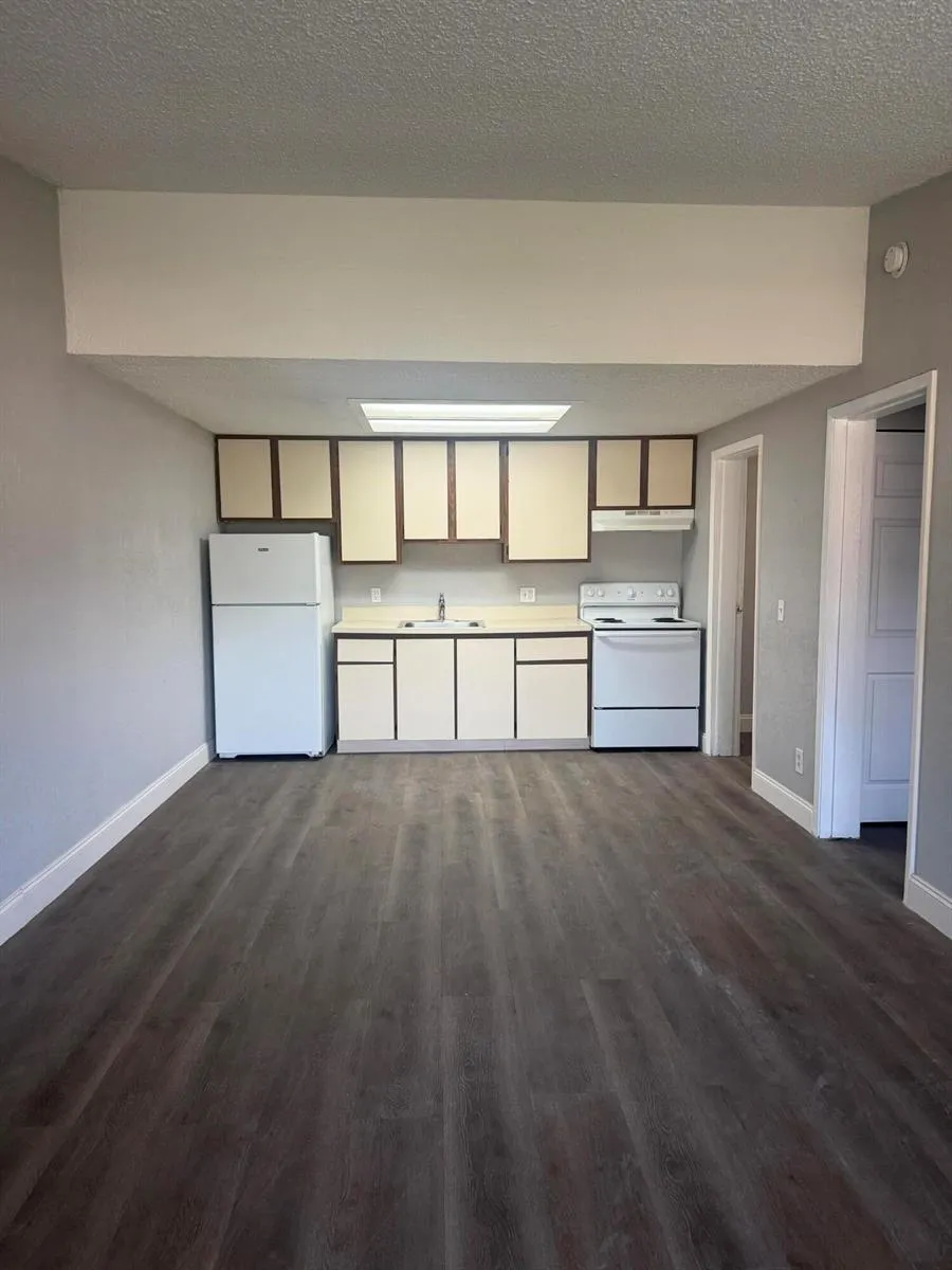 5063 Elmhurst Road #2 West Palm Beach, FL 33417