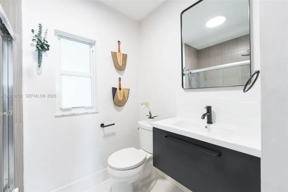 2521 SW 25th Ter Miami, FL 33133