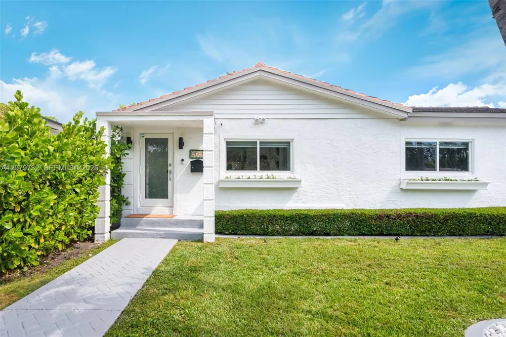 2521 SW 25th Ter Miami, FL 33133