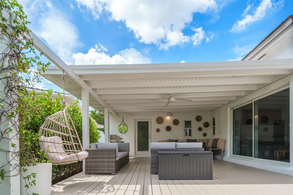 2521 SW 25th Ter Miami, FL 33133
