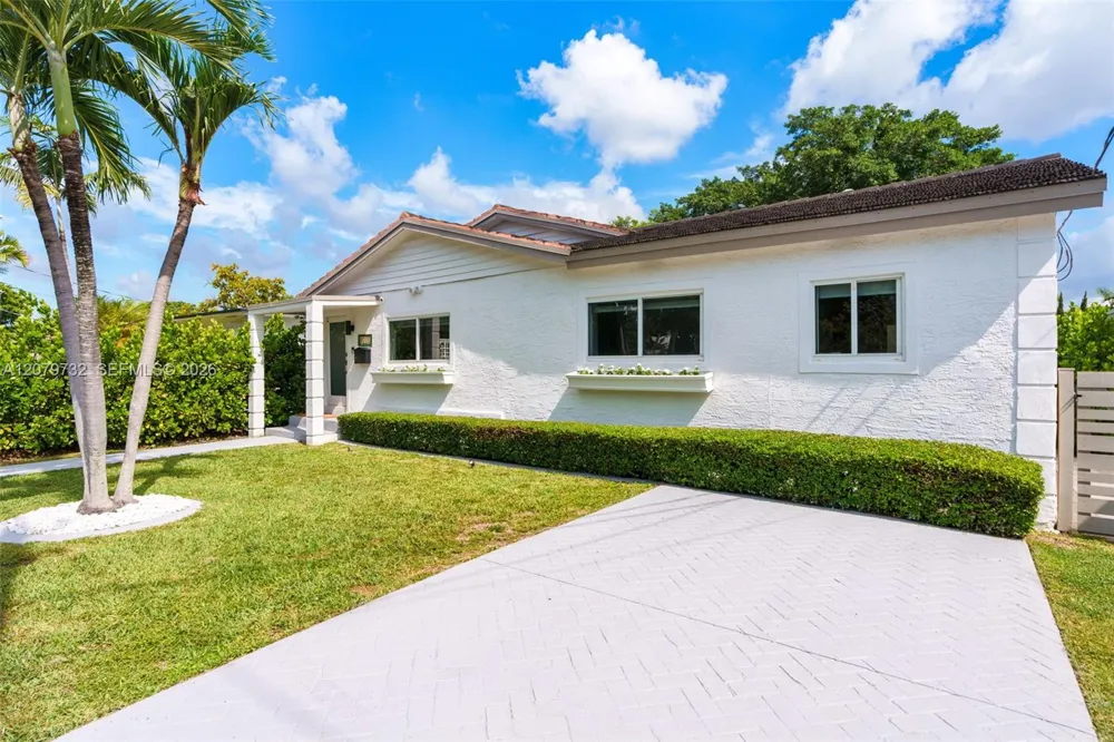 2521 SW 25th Ter Miami, FL 33133