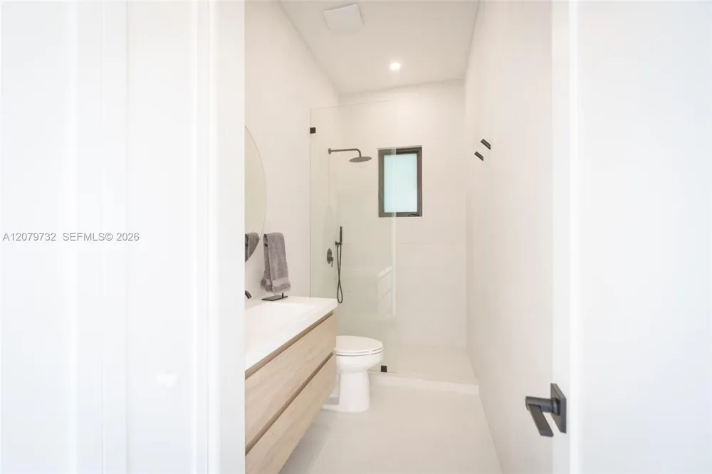 2521 SW 25th Ter Miami, FL 33133