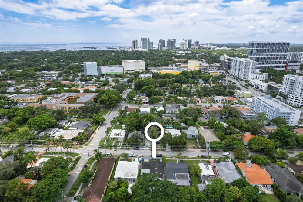 2521 SW 25th Ter Miami, FL 33133