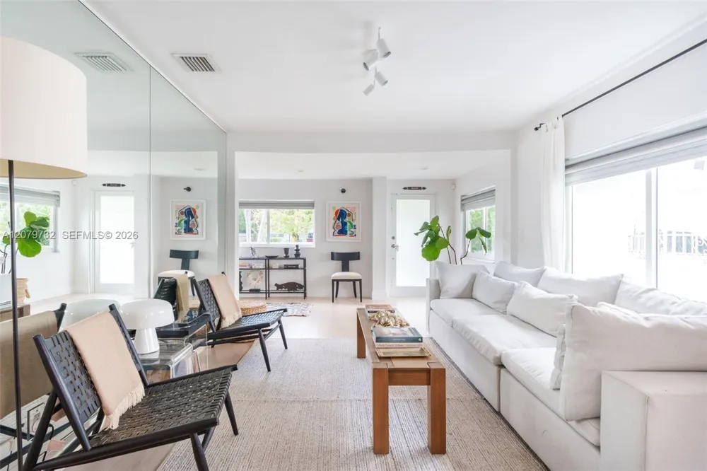2521 SW 25th Ter Miami, FL 33133