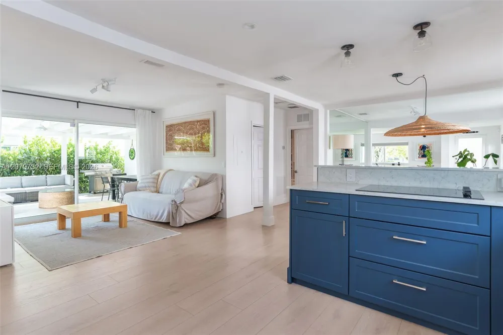 2521 SW 25th Ter Miami, FL 33133