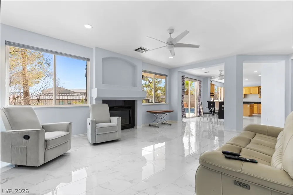 32 Cascade Lake Street Las Vegas, NV 89148