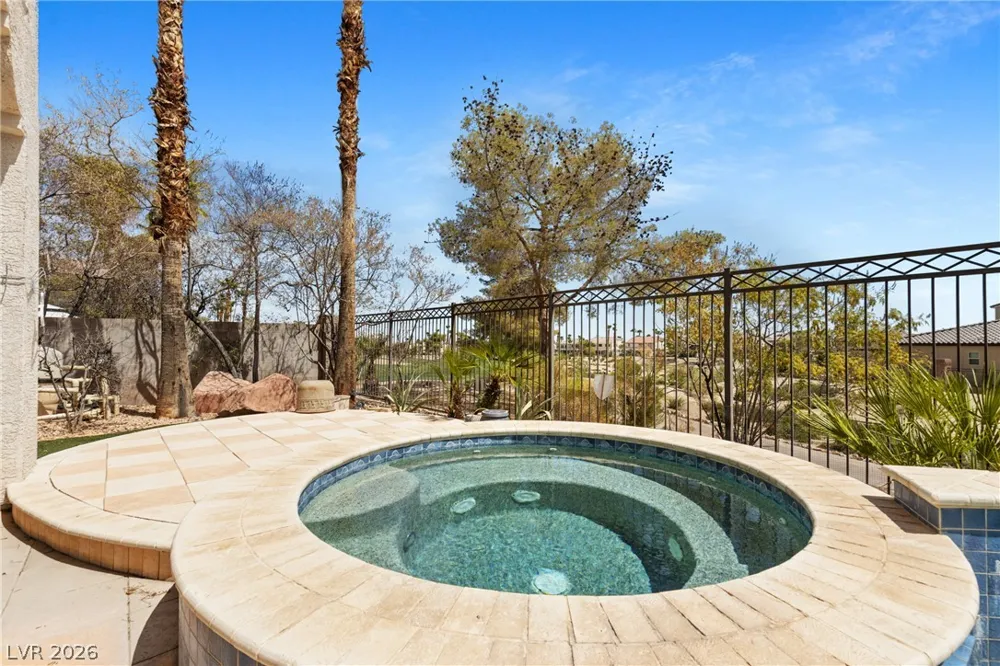 32 Cascade Lake Street Las Vegas, NV 89148