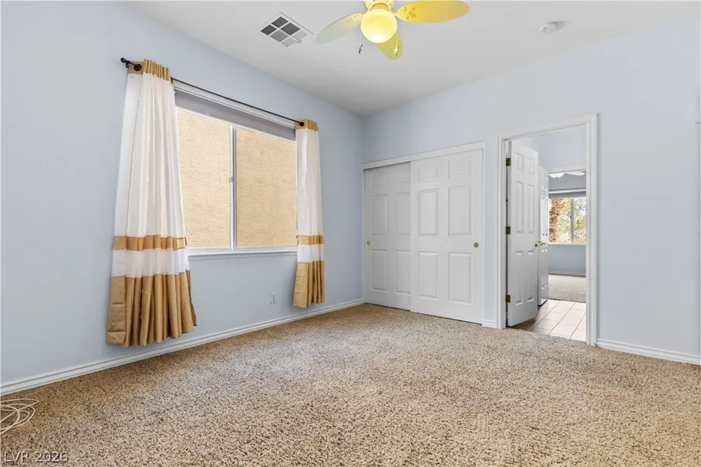 32 Cascade Lake Street Las Vegas, NV 89148