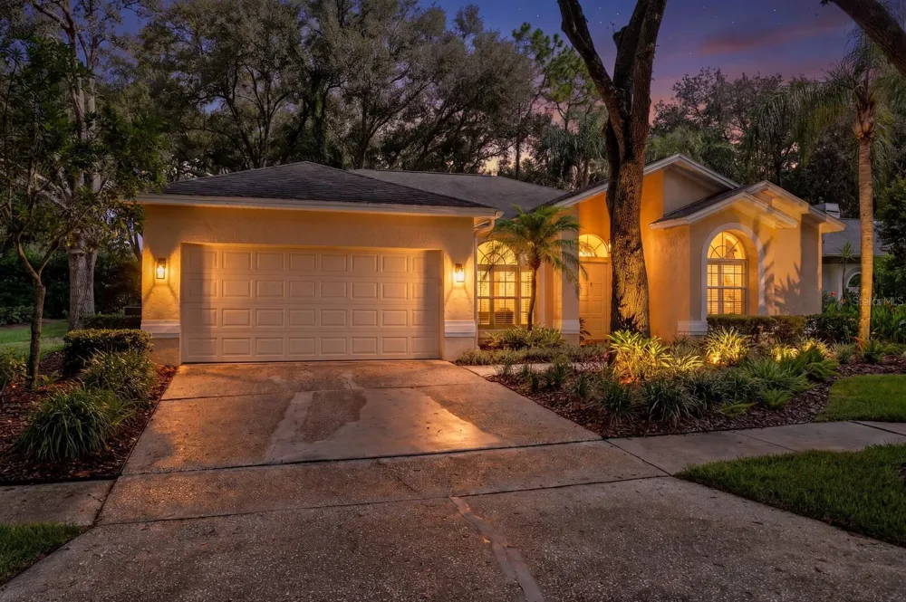 9302 KNIGHTSBRIDGE COURT Tampa, FL 33647
