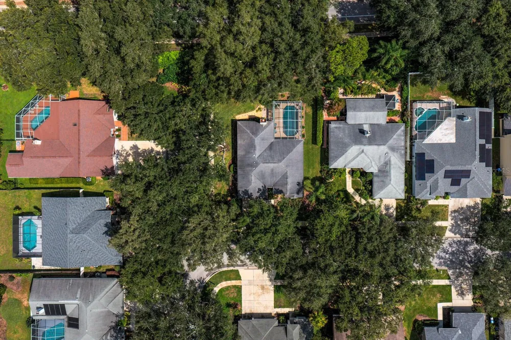 9302 KNIGHTSBRIDGE COURT Tampa, FL 33647