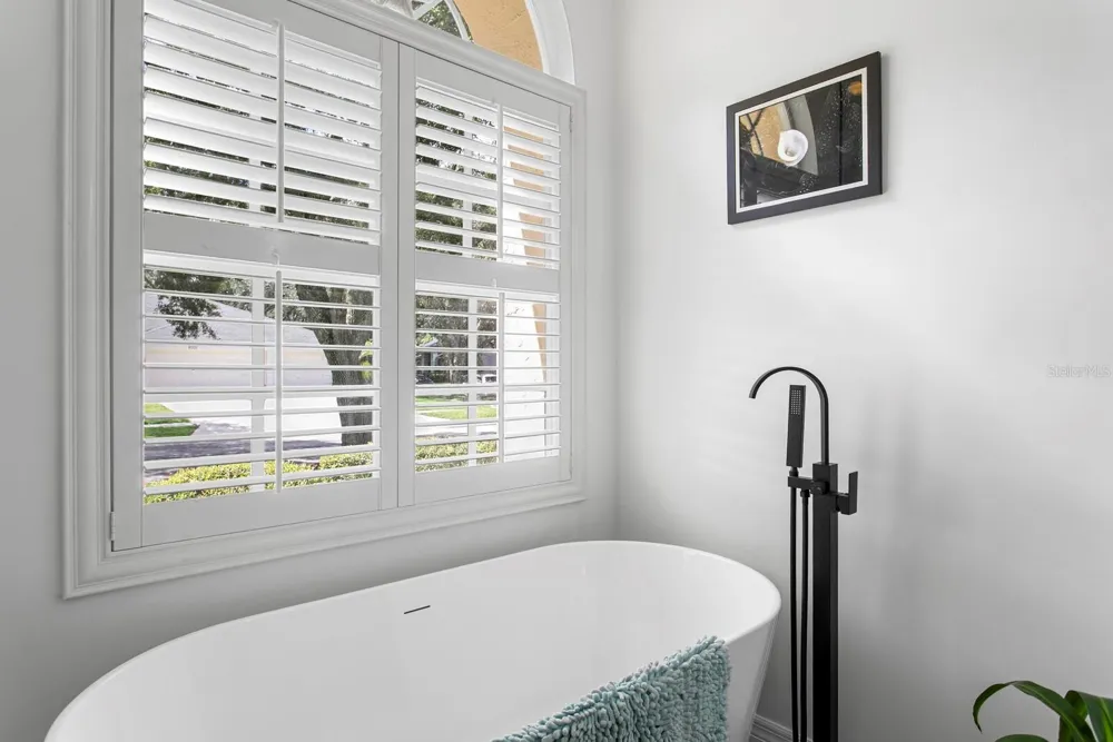 9302 KNIGHTSBRIDGE COURT Tampa, FL 33647