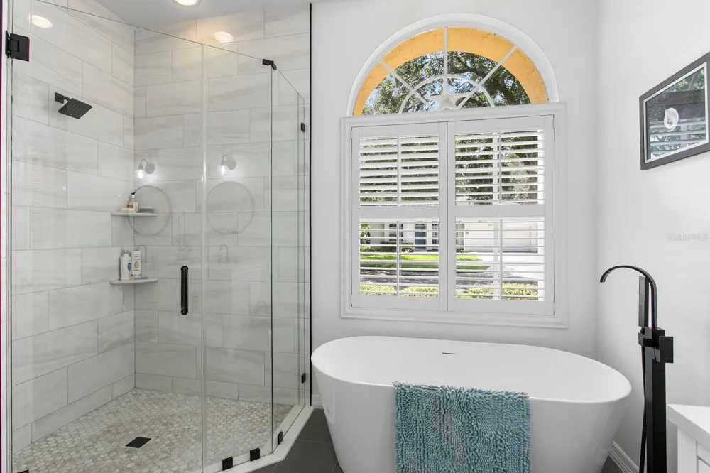 9302 KNIGHTSBRIDGE COURT Tampa, FL 33647