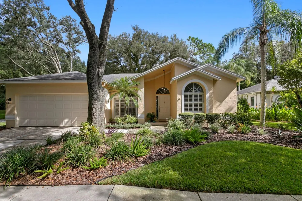 9302 KNIGHTSBRIDGE COURT Tampa, FL 33647