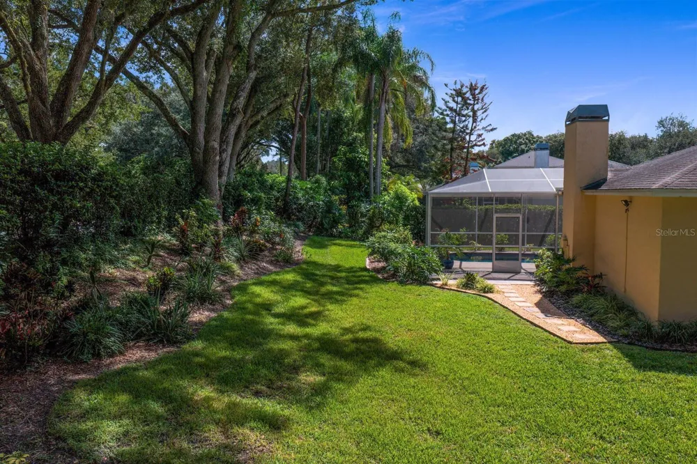 9302 KNIGHTSBRIDGE COURT Tampa, FL 33647