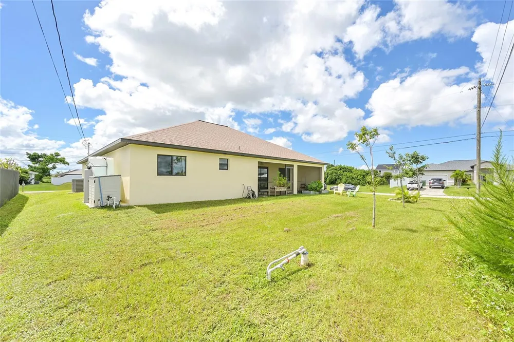 217 NE 20TH TERRACE Cape Coral, FL 33909
