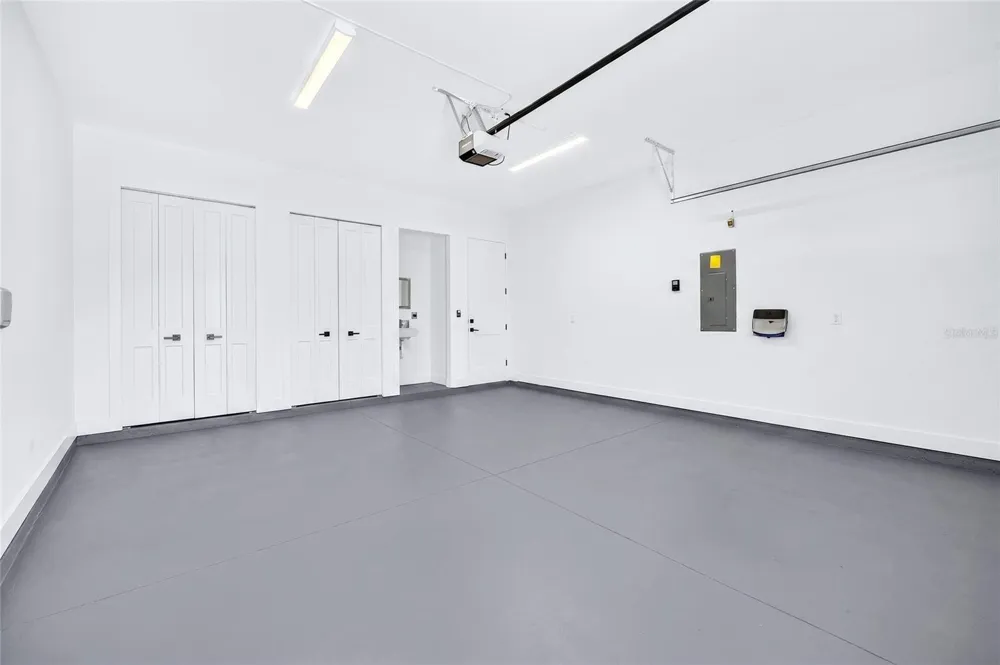 4020 W ARCH STREET Tampa, FL 33607