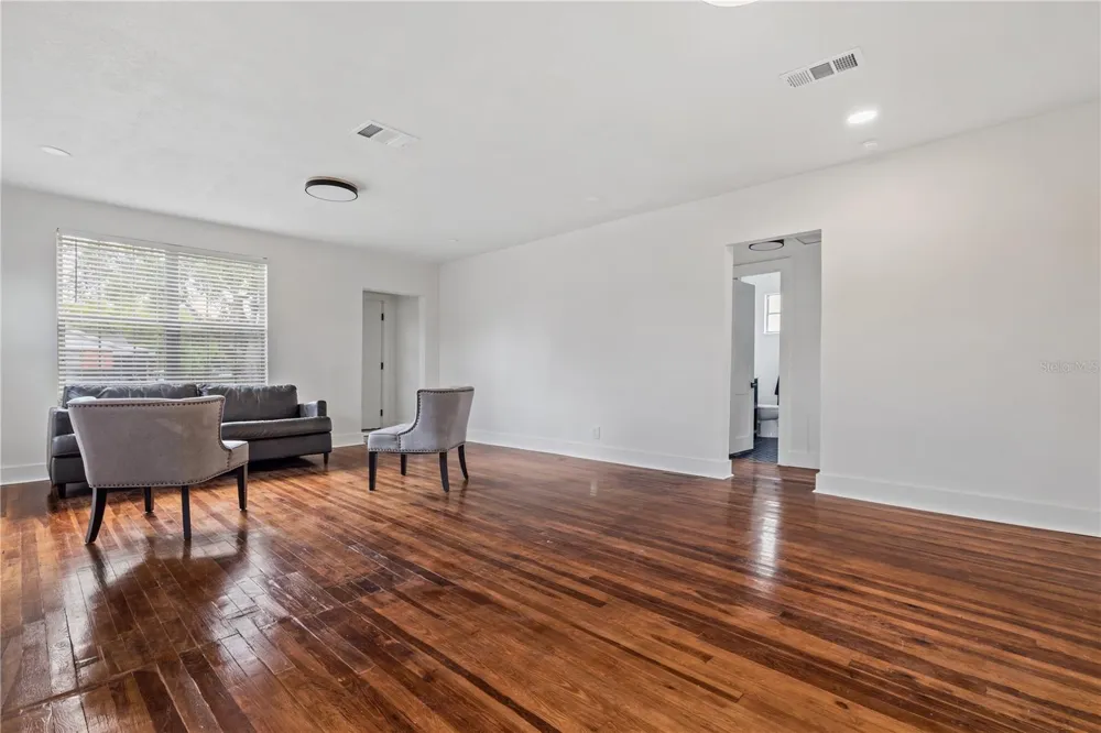 2202 GLEN AVENUE Tampa, FL 33607