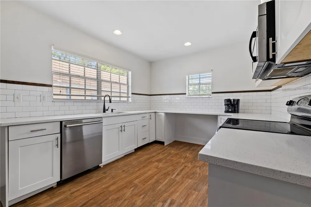 2202 GLEN AVENUE Tampa, FL 33607