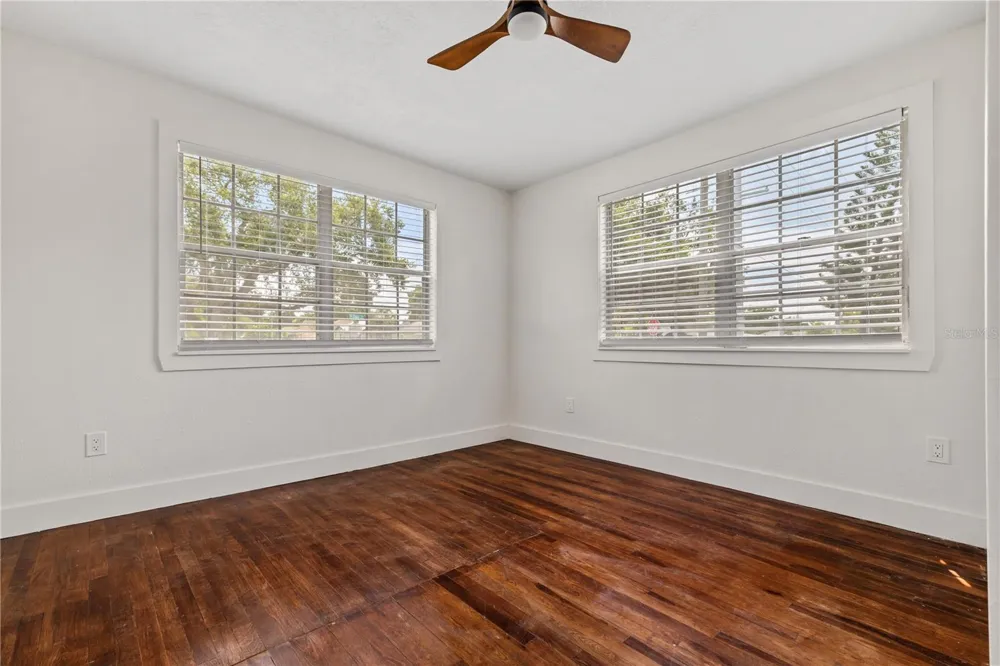 2202 GLEN AVENUE Tampa, FL 33607