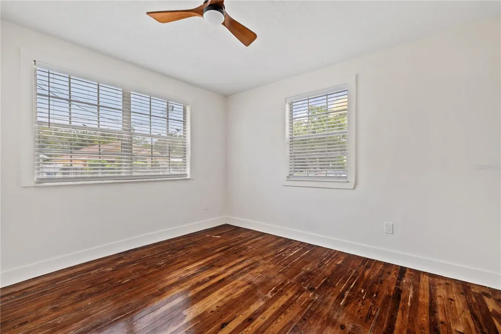 2202 GLEN AVENUE Tampa, FL 33607