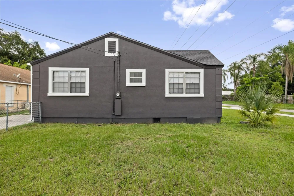 2202 GLEN AVENUE Tampa, FL 33607