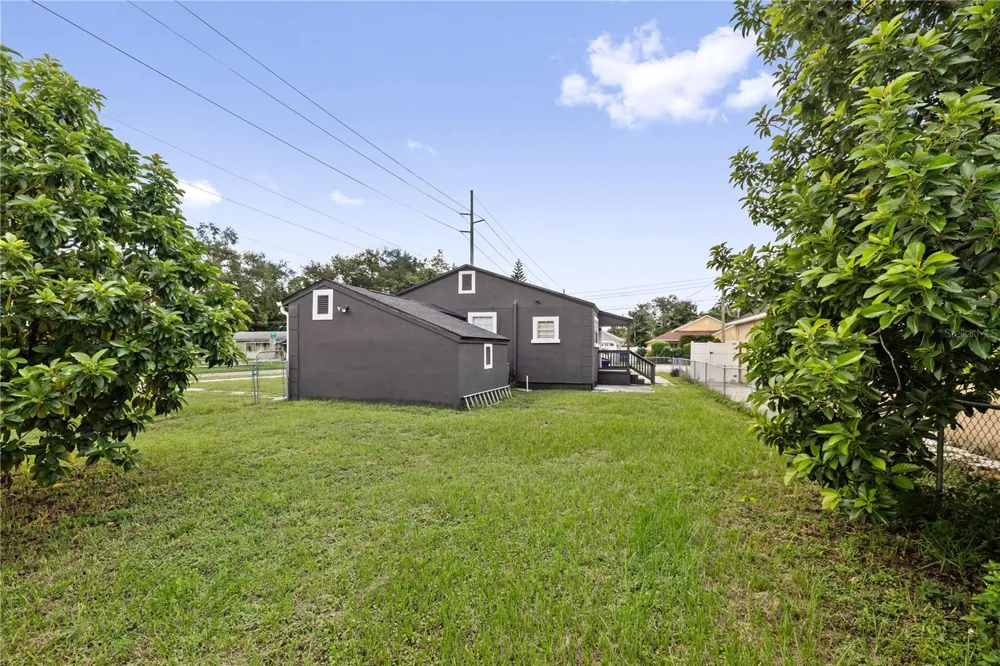 2202 GLEN AVENUE Tampa, FL 33607