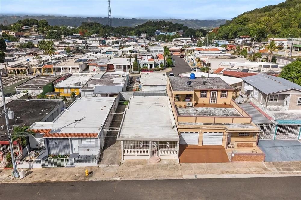 6 NO C49 VALLES DE MANATI Manati, PR 00674