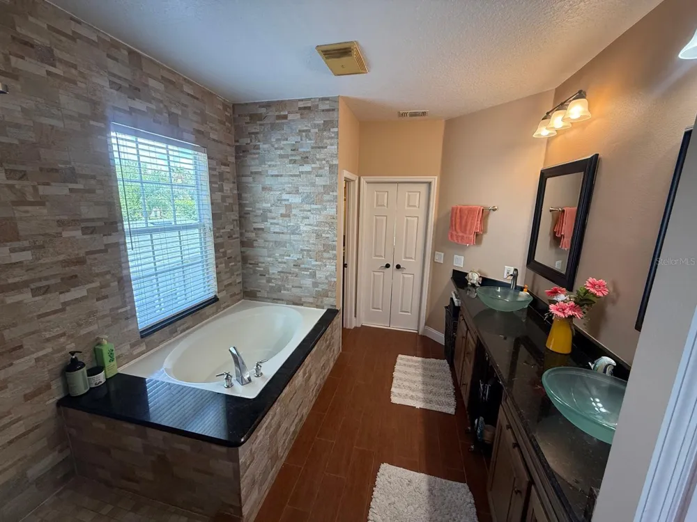 Address Not Shown Celebration, FL 34747