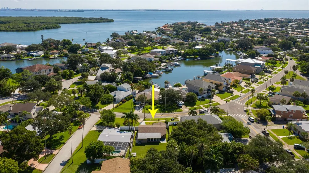 1836 BAYOU GRANDE BOULEVARD NE St Petersburg, FL 33703