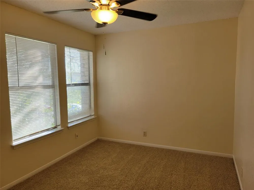 2804 Bull Run #A Taylor, TX 76574