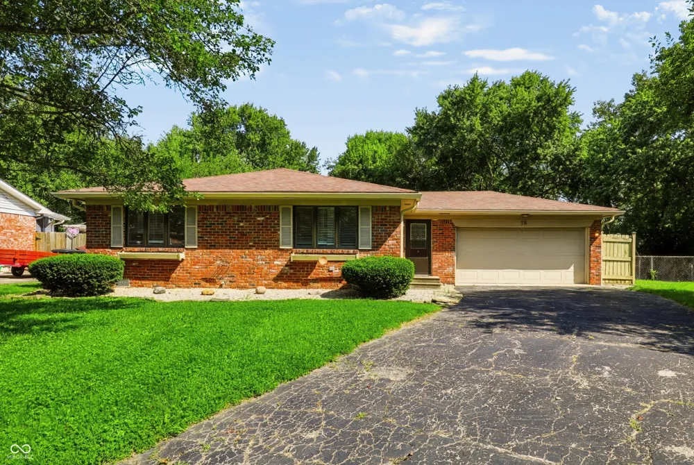 18 Roderick Court Beech Grove, IN 46107