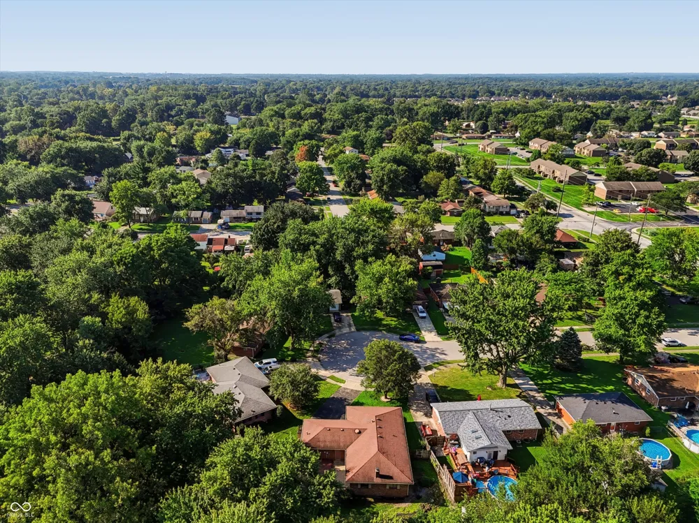 18 Roderick Court Beech Grove, IN 46107