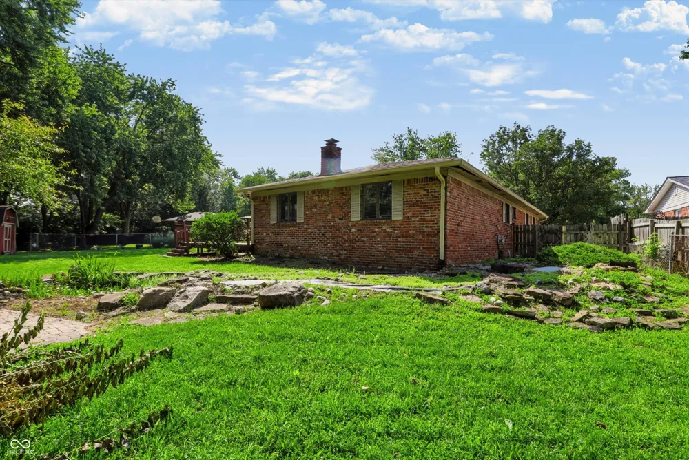 18 Roderick Court Beech Grove, IN 46107