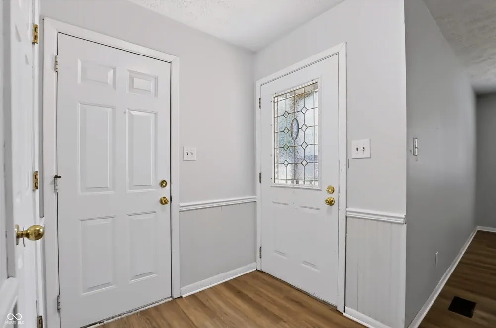 18 Roderick Court Beech Grove, IN 46107