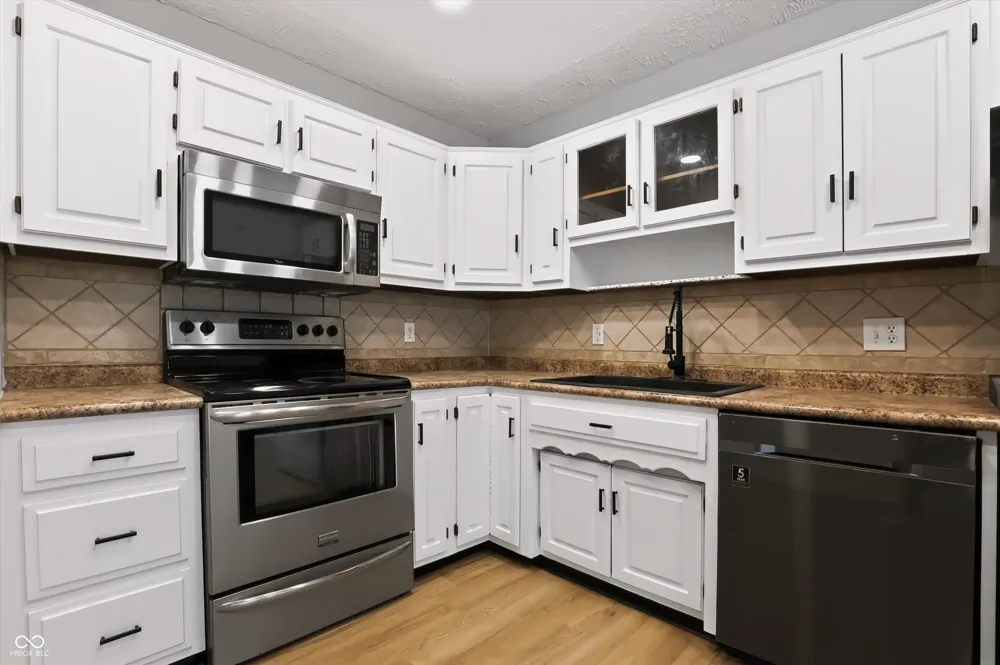 18 Roderick Court Beech Grove, IN 46107