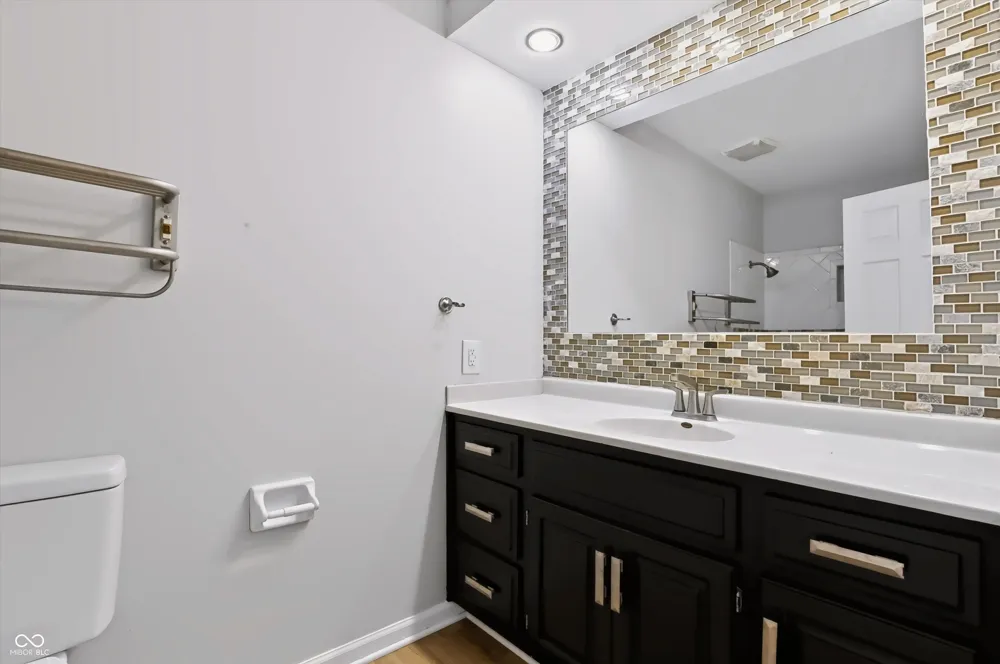 18 Roderick Court Beech Grove, IN 46107