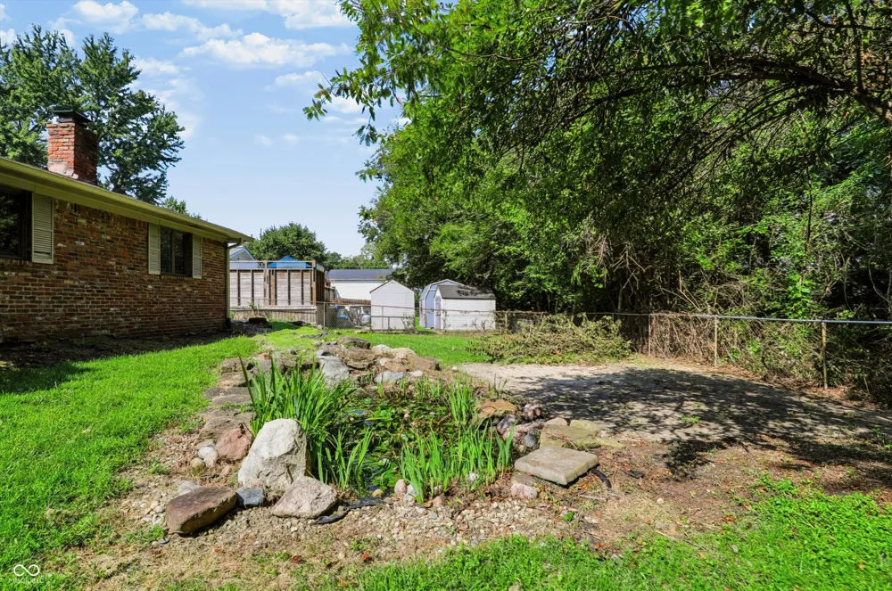 18 Roderick Court Beech Grove, IN 46107