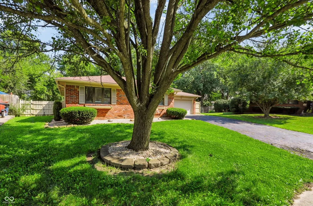 18 Roderick Court Beech Grove, IN 46107