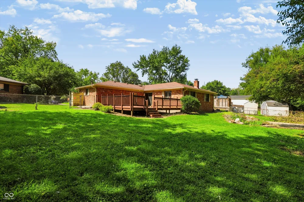 18 Roderick Court Beech Grove, IN 46107
