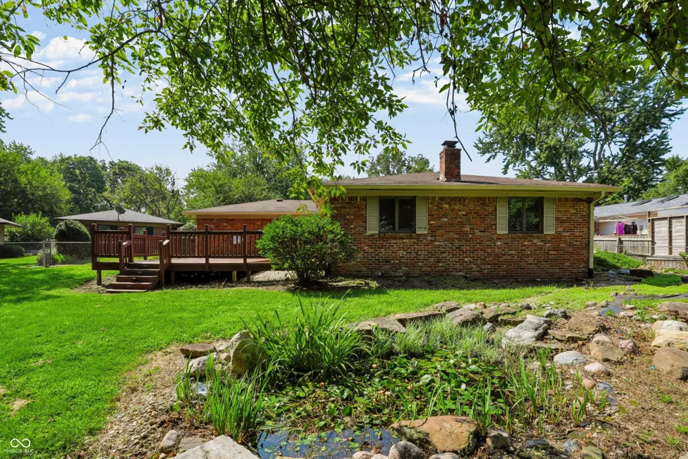 18 Roderick Court Beech Grove, IN 46107