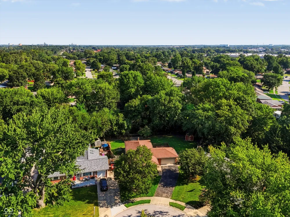 18 Roderick Court Beech Grove, IN 46107
